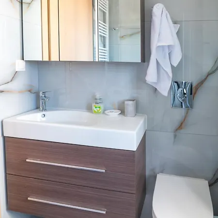 Thalo Maison 公寓 干尼亞